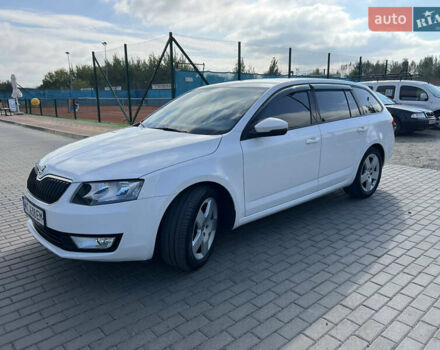 Білий Шкода Октавія, об'ємом двигуна 1.6 л та пробігом 248 тис. км за 10700 $, фото 3 на Automoto.ua