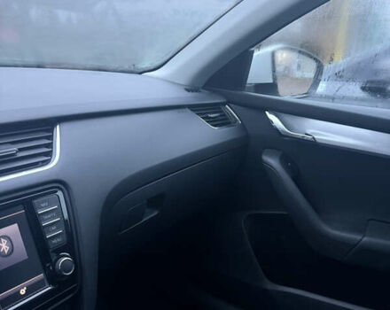 Белый Шкода Октавия, объемом двигателя 2.01 л и пробегом 300 тыс. км за 16500 $, фото 11 на Automoto.ua