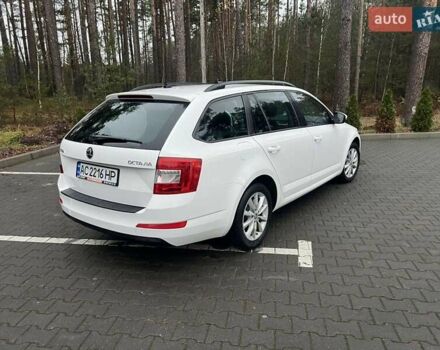 Білий Шкода Октавія, об'ємом двигуна 1.6 л та пробігом 305 тис. км за 11400 $, фото 8 на Automoto.ua