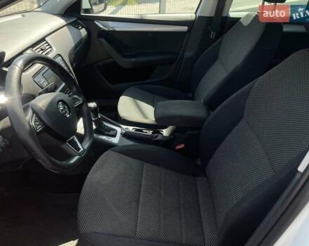 Білий Шкода Октавія, об'ємом двигуна 1.6 л та пробігом 248 тис. км за 10800 $, фото 12 на Automoto.ua