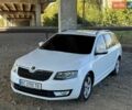 Белый Шкода Октавия, объемом двигателя 1.6 л и пробегом 279 тыс. км за 8850 $, фото 1 на Automoto.ua