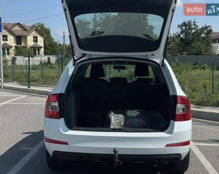 Білий Шкода Октавія, об'ємом двигуна 1.6 л та пробігом 248 тис. км за 10800 $, фото 11 на Automoto.ua