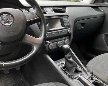 Шкода Октавия 2015 в Днепре (Днепропетровске) на Automoto.ua Белый Шкода Октавия, объемом двигателя 1.4 л и пробегом 202 тыс. км за 10500 $, фото 5 на Automoto.ua