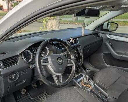 Білий Шкода Октавія, об'ємом двигуна 1.6 л та пробігом 267 тис. км за 12500 $, фото 14 на Automoto.ua