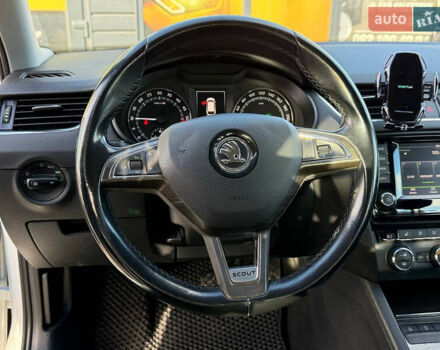 Білий Шкода Октавія, об'ємом двигуна 2 л та пробігом 234 тис. км за 14999 $, фото 60 на Automoto.ua