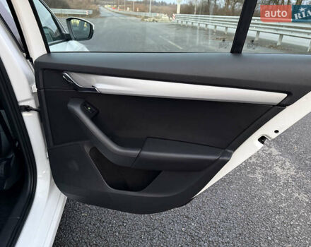 Белый Шкода Октавия, объемом двигателя 1.6 л и пробегом 283 тыс. км за 9800 $, фото 22 на Automoto.ua