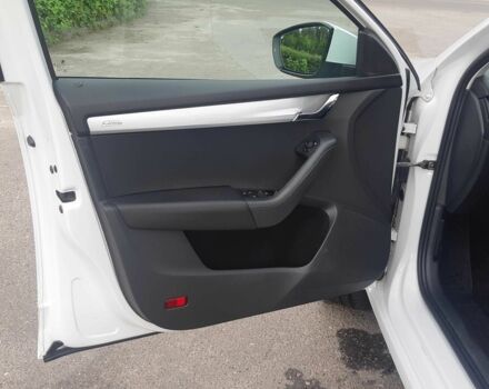 Белый Шкода Октавия, объемом двигателя 1.6 л и пробегом 317 тыс. км за 9100 $, фото 6 на Automoto.ua