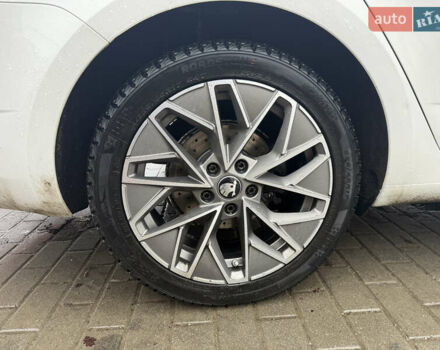 Белый Шкода Октавия, объемом двигателя 2.01 л и пробегом 300 тыс. км за 16500 $, фото 13 на Automoto.ua