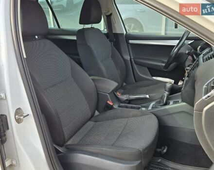 Белый Шкода Октавия, объемом двигателя 1.6 л и пробегом 305 тыс. км за 9200 $, фото 10 на Automoto.ua