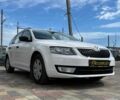 Белый Шкода Октавия, объемом двигателя 1.6 л и пробегом 249 тыс. км за 9015 $, фото 1 на Automoto.ua