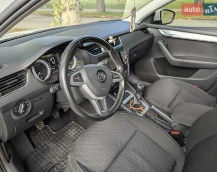 Білий Шкода Октавія, об'ємом двигуна 1.6 л та пробігом 267 тис. км за 12500 $, фото 16 на Automoto.ua