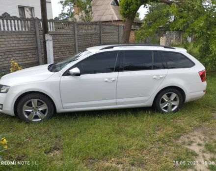 Білий Шкода Октавія, об'ємом двигуна 2 л та пробігом 350 тис. км за 13500 $, фото 2 на Automoto.ua