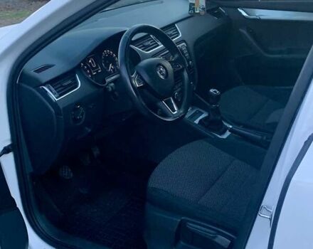 Белый Шкода Октавия, объемом двигателя 2 л и пробегом 189 тыс. км за 12750 $, фото 7 на Automoto.ua
