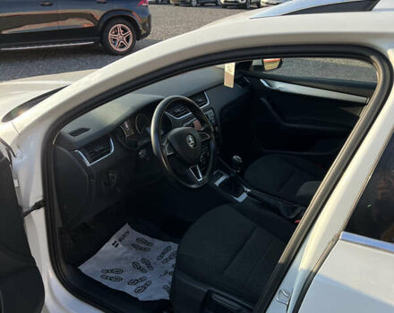 Белый Шкода Октавия, объемом двигателя 1.6 л и пробегом 307 тыс. км за 9900 $, фото 9 на Automoto.ua