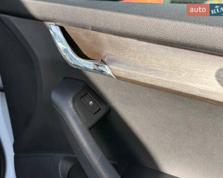 Білий Шкода Октавія, об'ємом двигуна 2 л та пробігом 234 тис. км за 14999 $, фото 43 на Automoto.ua