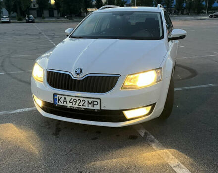 Белый Шкода Октавия, объемом двигателя 1.6 л и пробегом 243 тыс. км за 11000 $, фото 1 на Automoto.ua