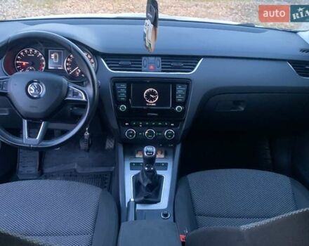 Белый Шкода Октавия, объемом двигателя 2 л и пробегом 189 тыс. км за 12750 $, фото 9 на Automoto.ua