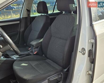 Белый Шкода Октавия, объемом двигателя 1.6 л и пробегом 305 тыс. км за 9200 $, фото 8 на Automoto.ua