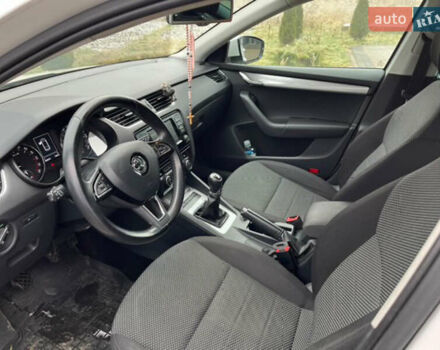 Белый Шкода Октавия, объемом двигателя 1.97 л и пробегом 320 тыс. км за 11800 $, фото 8 на Automoto.ua