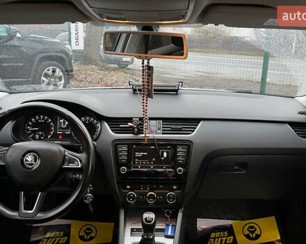 Белый Шкода Октавия, объемом двигателя 1.6 л и пробегом 260 тыс. км за 10999 $, фото 10 на Automoto.ua