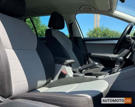 Шкода Октавия 2015 в Львове на Automoto.ua Белый Шкода Октавия, объемом двигателя 1.6 л и пробегом 224 тыс. км за 12150 $, фото 8 на Automoto.ua