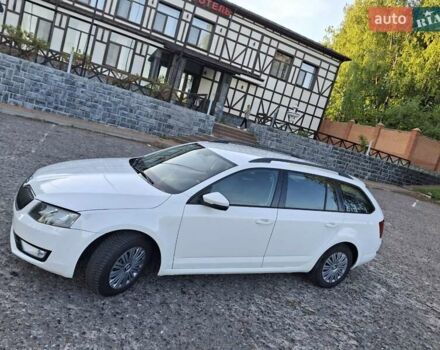Белый Шкода Октавия, объемом двигателя 1.6 л и пробегом 330 тыс. км за 8750 $, фото 3 на Automoto.ua