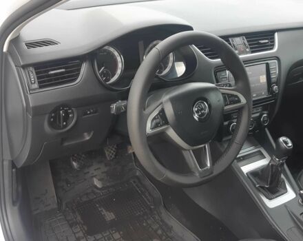 Белый Шкода Октавия, объемом двигателя 1.6 л и пробегом 317 тыс. км за 9100 $, фото 1 на Automoto.ua