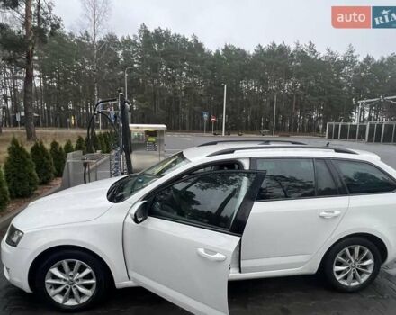 Білий Шкода Октавія, об'ємом двигуна 1.6 л та пробігом 305 тис. км за 11400 $, фото 5 на Automoto.ua