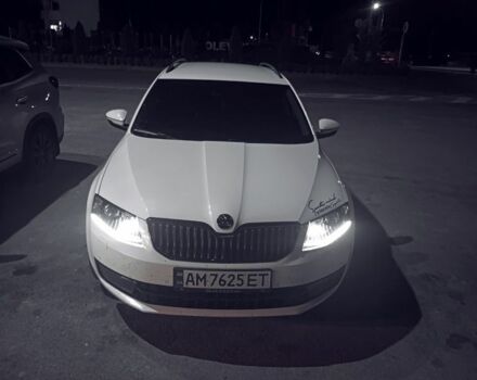 Белый Шкода Октавия, объемом двигателя 2 л и пробегом 280 тыс. км за 12100 $, фото 4 на Automoto.ua