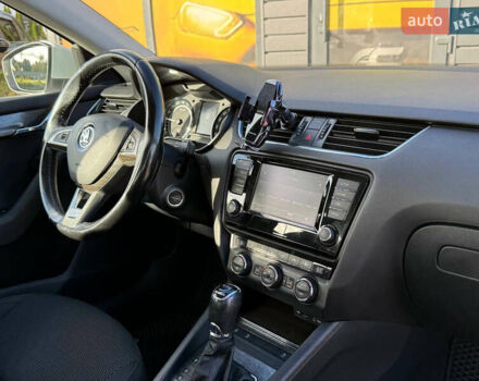 Білий Шкода Октавія, об'ємом двигуна 2 л та пробігом 234 тис. км за 14999 $, фото 39 на Automoto.ua