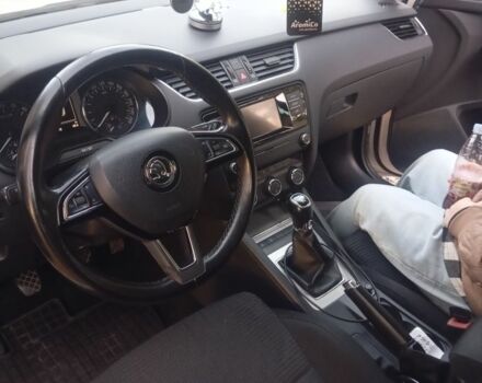 Белый Шкода Октавия, объемом двигателя 0 л и пробегом 249 тыс. км за 250 $, фото 5 на Automoto.ua