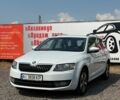 Белый Шкода Октавия, объемом двигателя 1.6 л и пробегом 307 тыс. км за 9900 $, фото 1 на Automoto.ua