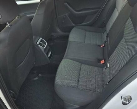 Белый Шкода Октавия, объемом двигателя 1.6 л и пробегом 330 тыс. км за 8750 $, фото 10 на Automoto.ua