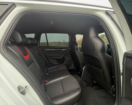 Белый Шкода Октавия, объемом двигателя 2 л и пробегом 290 тыс. км за 12100 $, фото 7 на Automoto.ua