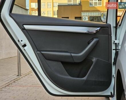 Белый Шкода Октавия, объемом двигателя 1.97 л и пробегом 249 тыс. км за 13999 $, фото 54 на Automoto.ua