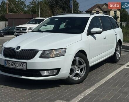 Білий Шкода Октавія, об'ємом двигуна 1.6 л та пробігом 248 тис. км за 10800 $, фото 2 на Automoto.ua