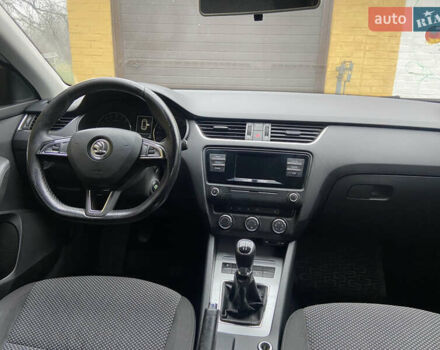 Белый Шкода Октавия, объемом двигателя 1.6 л и пробегом 273 тыс. км за 12399 $, фото 7 на Automoto.ua