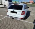 Білий Шкода Октавія, об'ємом двигуна 2 л та пробігом 202 тис. км за 16555 $, фото 7 на Automoto.ua
