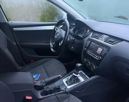 Белый Шкода Октавия, объемом двигателя 1.97 л и пробегом 300 тыс. км за 12500 $, фото 8 на Automoto.ua