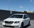 Белый Шкода Октавия, объемом двигателя 1.6 л и пробегом 270 тыс. км за 8900 $, фото 1 на Automoto.ua