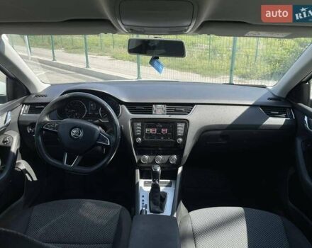 Білий Шкода Октавія, об'ємом двигуна 1.6 л та пробігом 248 тис. км за 10800 $, фото 17 на Automoto.ua