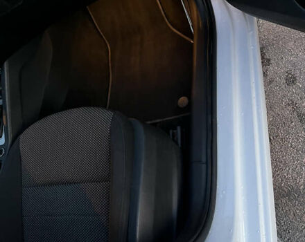 Белый Шкода Октавия, объемом двигателя 1.6 л и пробегом 243 тыс. км за 11000 $, фото 13 на Automoto.ua