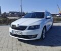 Белый Шкода Октавия, объемом двигателя 1.8 л и пробегом 225 тыс. км за 13000 $, фото 1 на Automoto.ua