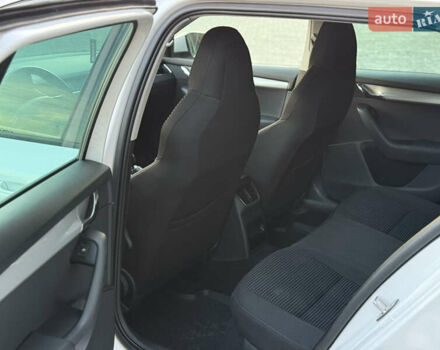 Белый Шкода Октавия, объемом двигателя 1.6 л и пробегом 248 тыс. км за 9700 $, фото 42 на Automoto.ua
