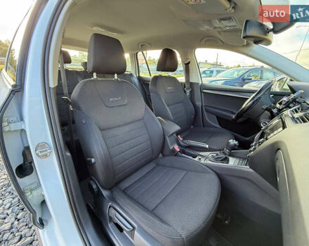 Білий Шкода Октавія, об'ємом двигуна 2 л та пробігом 234 тис. км за 14999 $, фото 36 на Automoto.ua