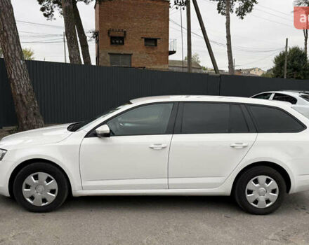 Білий Шкода Октавія, об'ємом двигуна 1.6 л та пробігом 91 тис. км за 13950 $, фото 3 на Automoto.ua