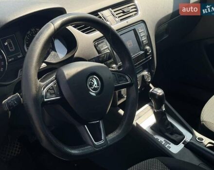 Білий Шкода Октавія, об'ємом двигуна 1.6 л та пробігом 248 тис. км за 10800 $, фото 15 на Automoto.ua