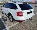 Білий Шкода Октавія, об'ємом двигуна 2 л та пробігом 202 тис. км за 16555 $, фото 5 на Automoto.ua