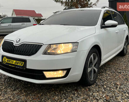 Белый Шкода Октавия, объемом двигателя 1.6 л и пробегом 260 тыс. км за 10999 $, фото 2 на Automoto.ua
