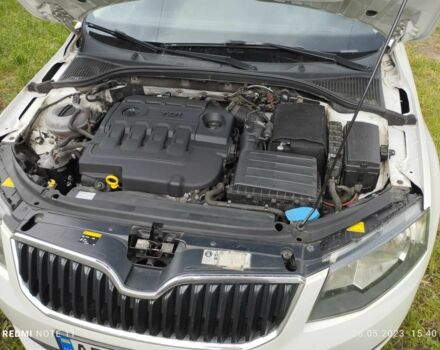 Білий Шкода Октавія, об'ємом двигуна 2 л та пробігом 350 тис. км за 13500 $, фото 4 на Automoto.ua